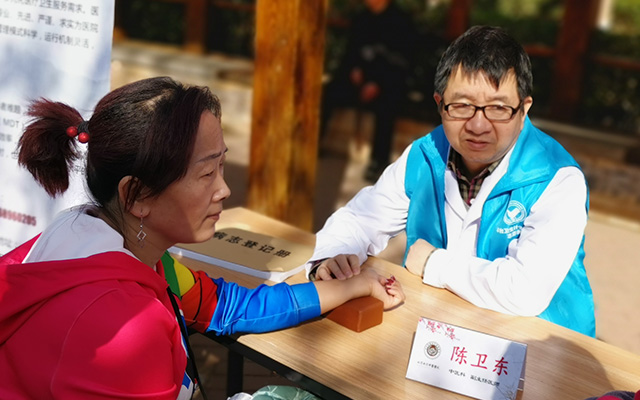 【学雷锋日】星空体育在线,星空体育在线（中国）举办“爱满京城，牵手智慧家医”志愿服务活动(图3)
